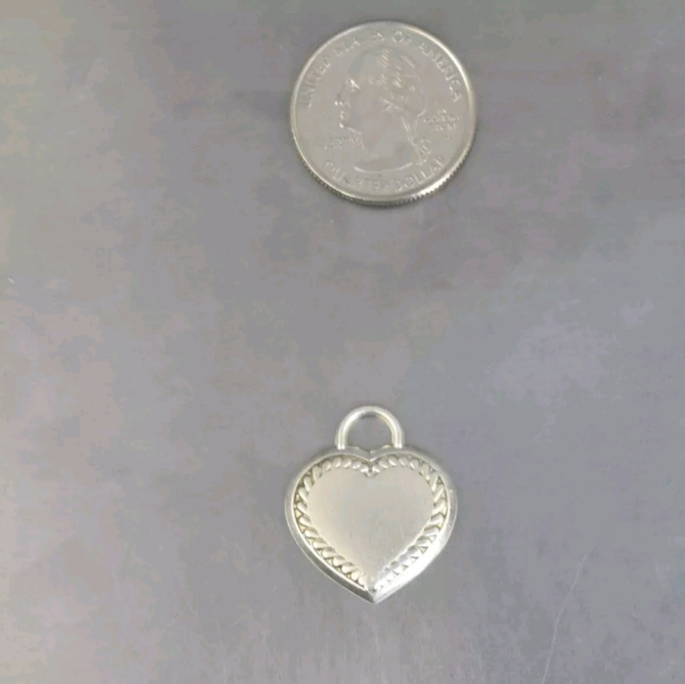 Sterling silver Heart Pendant - Picture 4 of 5